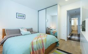 Spacious Modern Apartment Close To The Beach